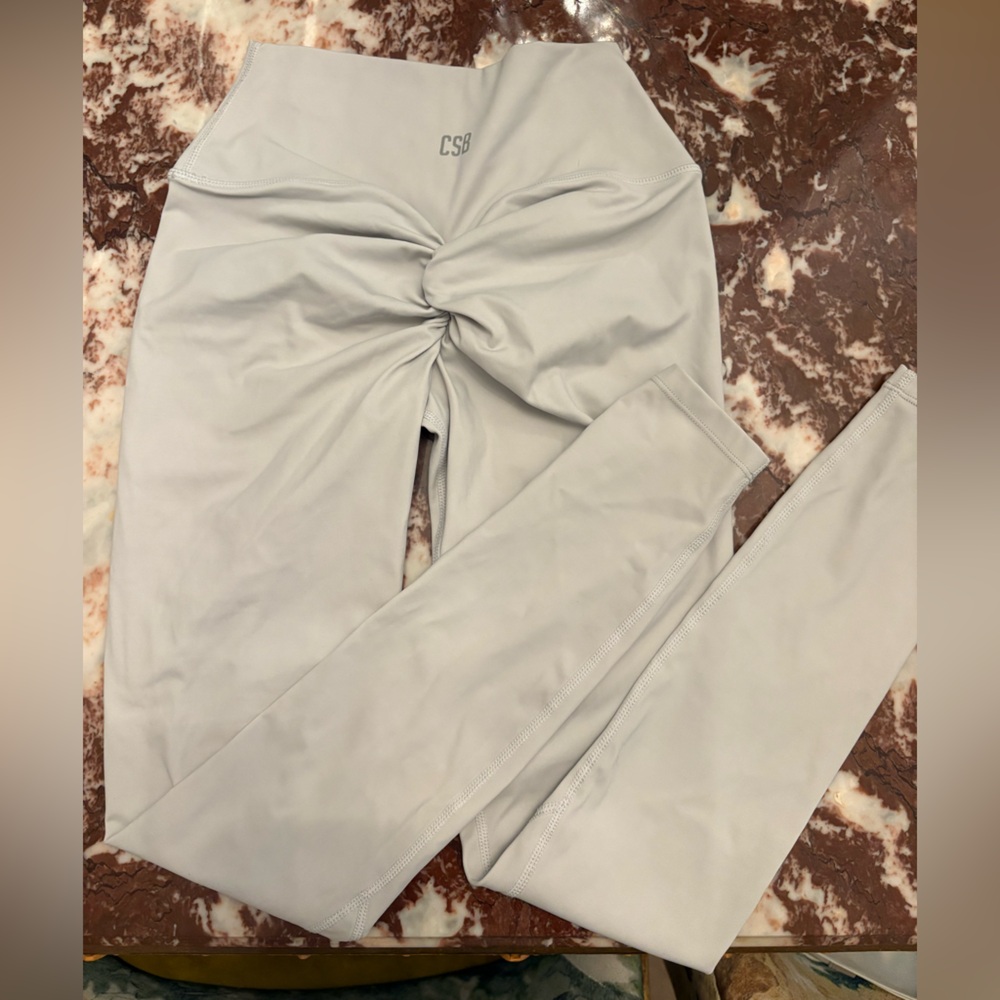 CSB Light Gray Scrunch-Back Leggings